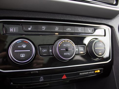 Used 2021 Volkswagen Atlas Cross Sport SEL Premium R-Line image 21