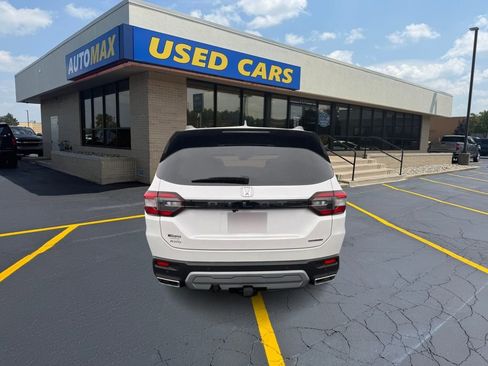 Used 2025 Honda Pilot Touring image 6