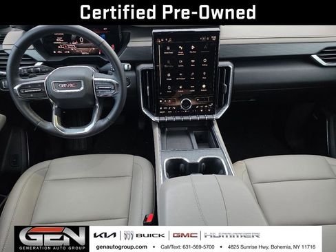 Used 2024 GMC Acadia Elevation image 12