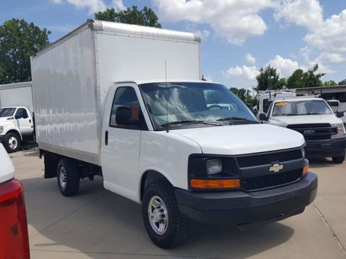 Used 2015 Chevrolet Express 3500 RWD image 5