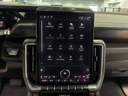 Certified 2025 GMC Yukon Denali image 21