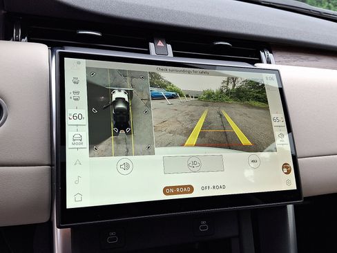 Certified 2024 Land Rover Discovery Sport S image 17