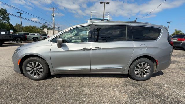 Used 2020 Chrysler Pacifica Touring-L Plus FWD image 5