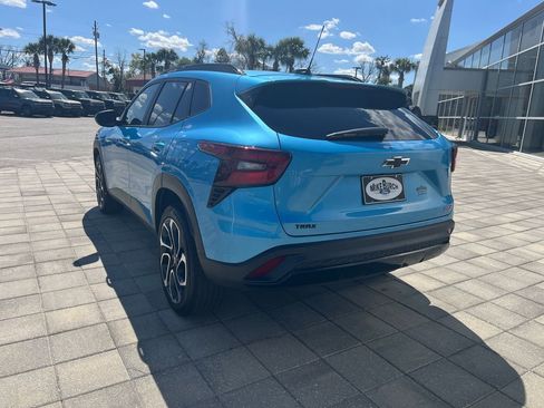 Used 2025 Chevrolet Trax RS w/ Driver Confidence Package image 4