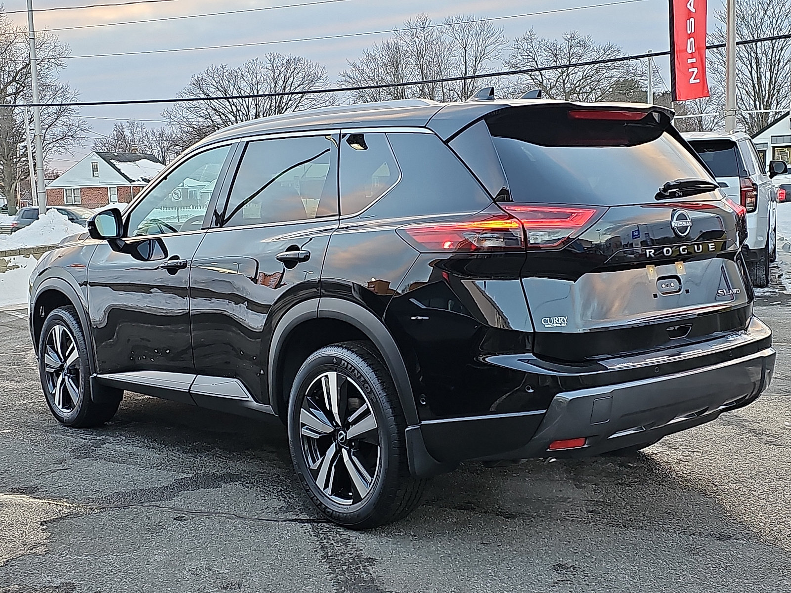 Certified 2025 Nissan Rogue SL w/ Tech Package AWD/4WD image 4