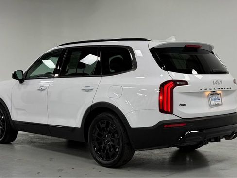 Used 2022 Kia Telluride SX w/ SX Prestige Package image 3