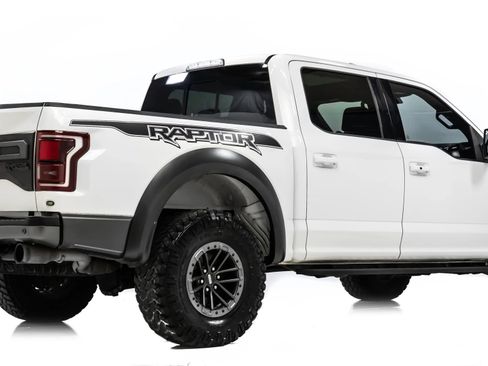 Used 2019 Ford F150 Raptor w/ Equipment Group 802A Luxury image 4
