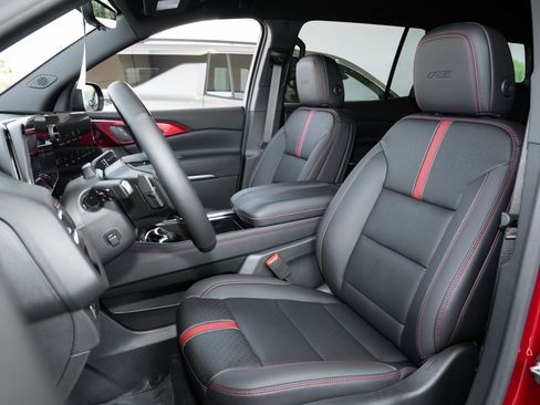 New 2026 Chevrolet Traverse RS image 15