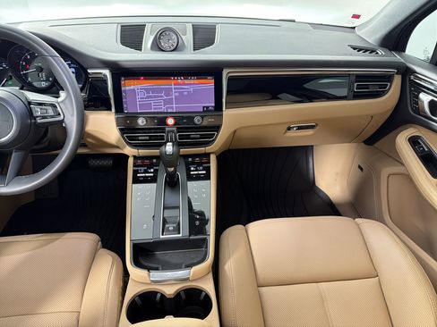 Used 2026 Porsche Macan AWD/4WD image 28