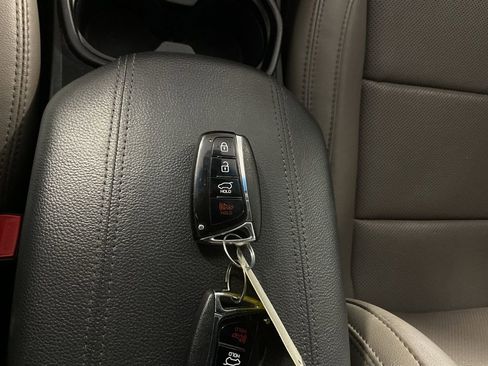Used 2018 Hyundai Santa Fe Sport w/ 2.4L Tech Package 04 AWD/4WD image 43