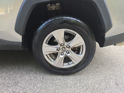Used 2022 Toyota RAV4 XLE w/ Convenience Package FWD image 33