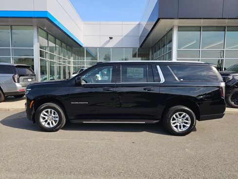 New 2026 Chevrolet Suburban LT w/ Comfort Package AWD/4WD image 4