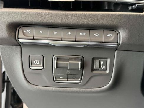 Used 2026 Cadillac Escalade Luxury w/ Touring Package AWD/4WD image 24