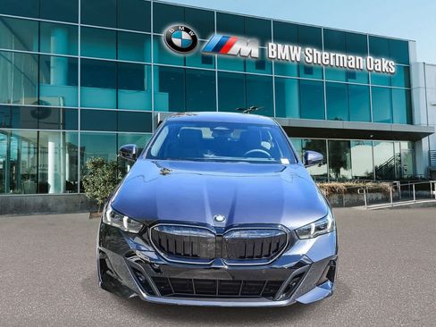 New 2027 BMW 530i RWD image 2