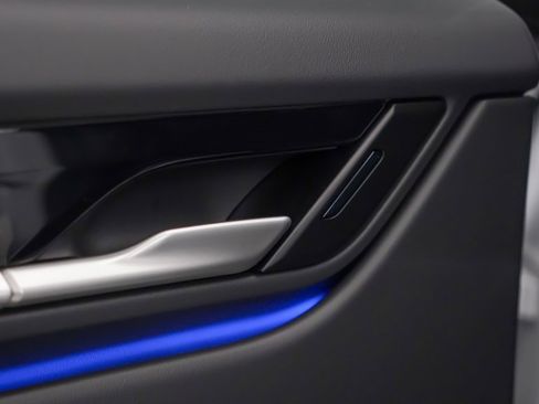 Certified 2025 Porsche Macan 4S Electric image 16