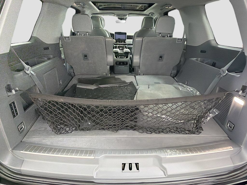Used 2021 Lincoln Navigator Reserve AWD/4WD image 29