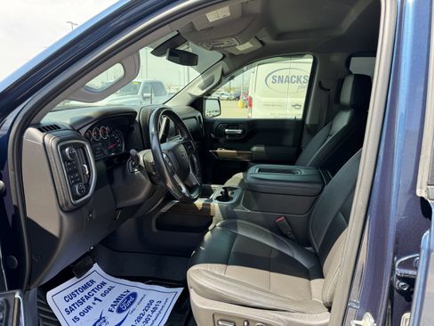 Used 2021 Chevrolet Silverado 1500 LT Trail Boss w/ Convenience Package II AWD/4WD image 18