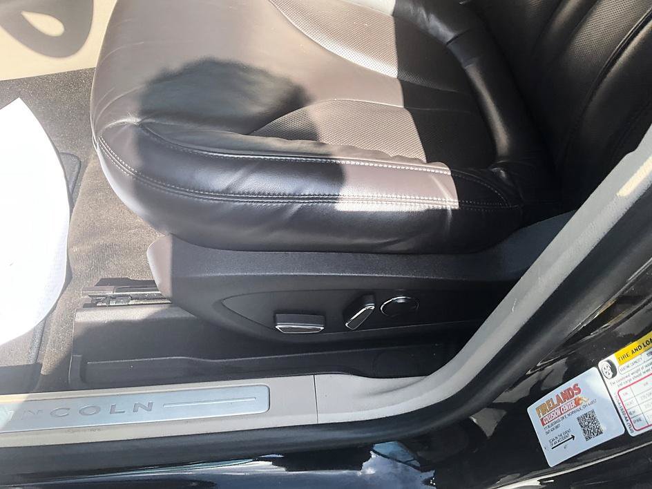 Used 2019 Lincoln MKC Select w/ MKC Climate Package FWD image 16