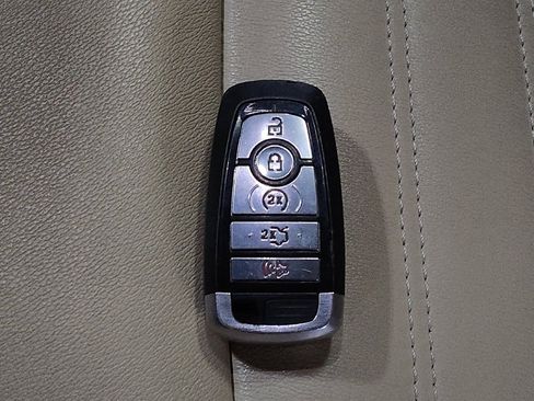 Used 2018 Ford Edge SEL w/ Equipment Group 201A image 32