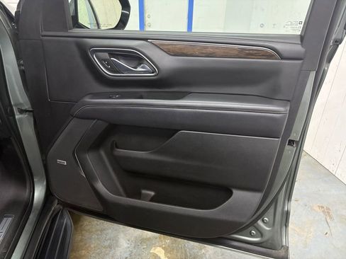 Used 2023 Chevrolet Suburban Premier AWD/4WD image 20