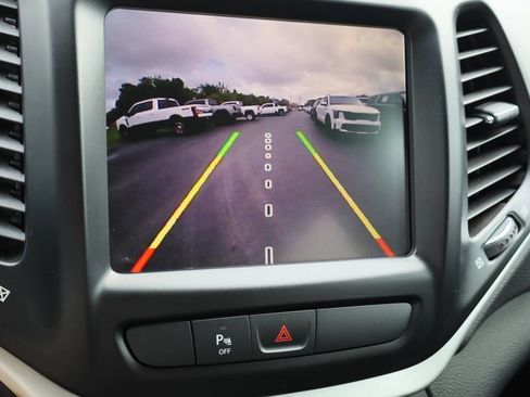 Used 2018 Jeep Cherokee Trailhawk w/ Quick Order Package 27L image 15