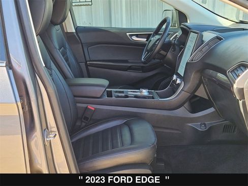 Used 2023 Ford Edge SEL w/ Convenience Package image 28