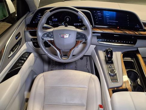 Certified 2023 Cadillac Escalade Sport Platinum w/ LPO, ONYX Package AWD/4WD image 17