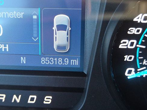 Used 2018 Ford Taurus SE image 12