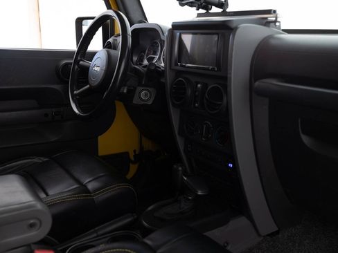Used 2008 Jeep Wrangler Unlimited Rubicon w/ Dual Top Group AWD/4WD image 31