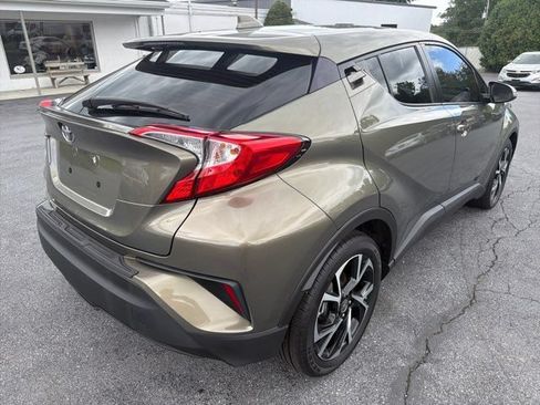 Used 2021 Toyota C-HR XLE FWD image 12