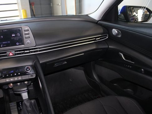Used 2023 Hyundai Elantra SEL image 24