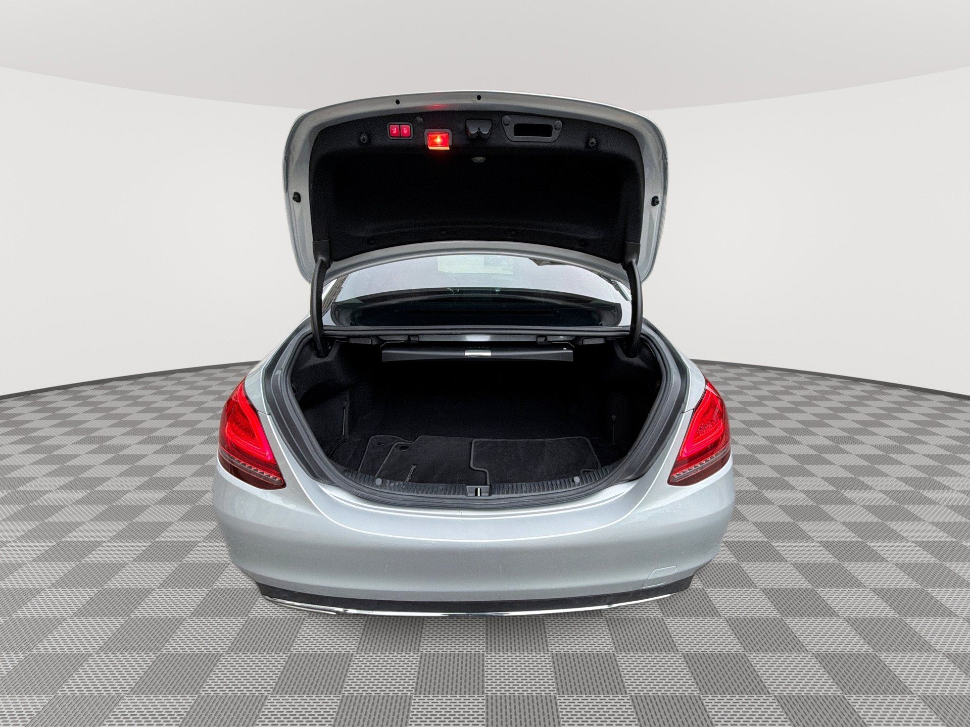 Used 2020 Mercedes-Benz C 300 Sedan w/ Premium Package image 21