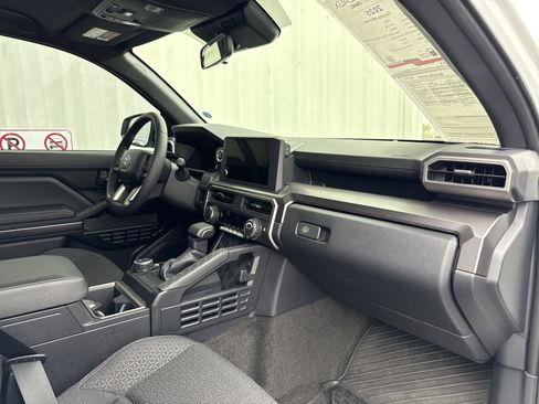 Used 2025 Toyota 4Runner SR5 image 39