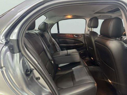 Used 2008 Jaguar XJ8 RWD image 36