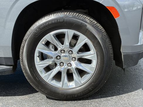 Used 2022 Chevrolet Suburban Premier RWD image 6
