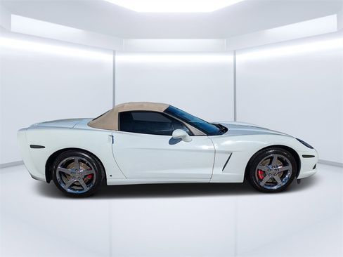 Used 2007 Chevrolet Corvette Convertible w/ Preferred Equipment Group image 2