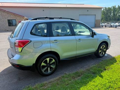 Used 2017 Subaru Forester 2.5i w/ Alloy Wheel Package AWD/4WD image 4