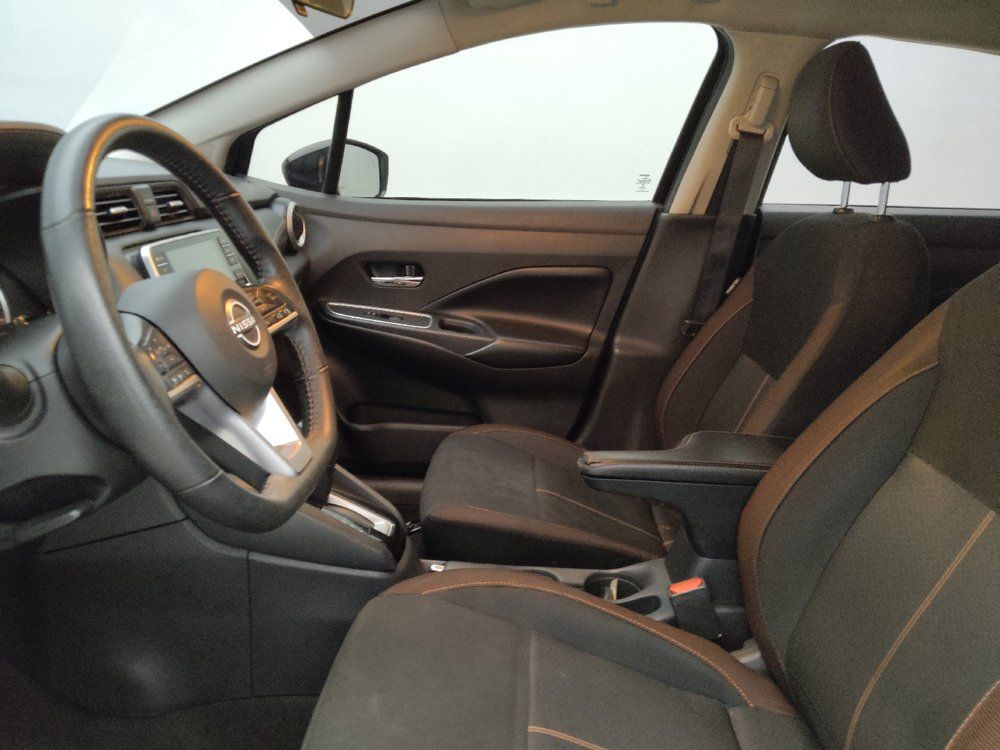 Used 2022 Nissan Versa SR FWD image 17