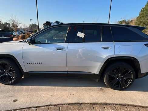 Used 2024 Jeep Wagoneer Launch Edition w/ Trailer Tow Group image 11