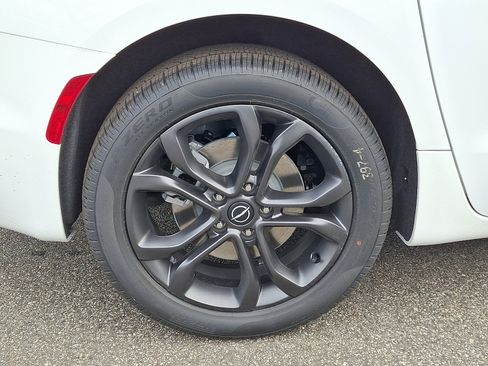 New 2026 Chrysler Pacifica Select image 5