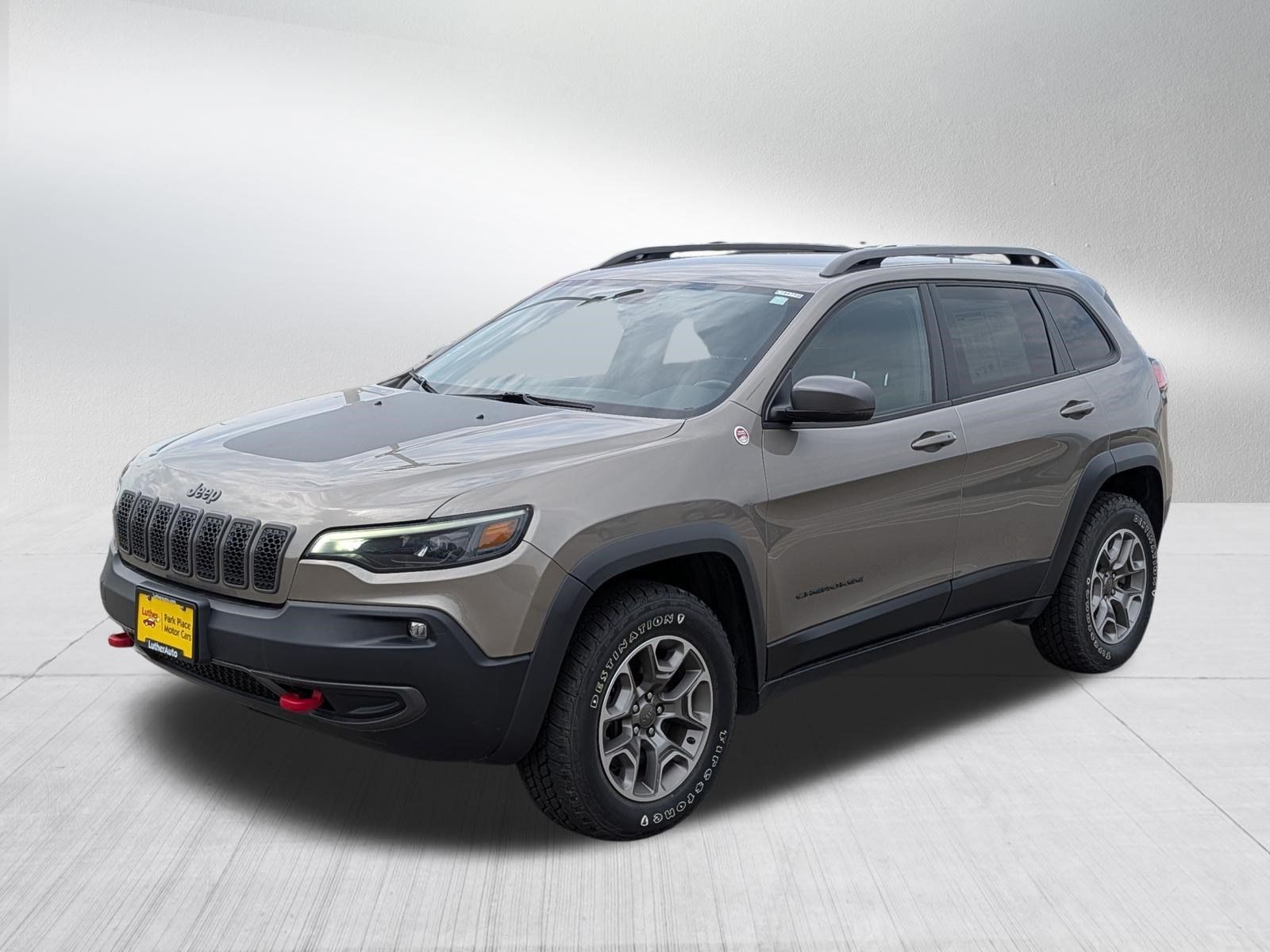 Used 2020 Jeep Cherokee Trailhawk w/ Cold Weather Group AWD/4WD image 3