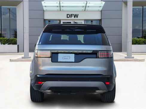 Certified 2025 Land Rover Discovery Dynamic SE image 6