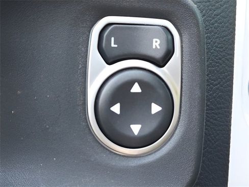 Used 2019 Jeep Wrangler Unlimited Sahara image 23