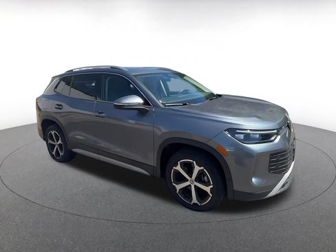 Used 2026 Volkswagen Tiguan SE AWD/4WD image 2