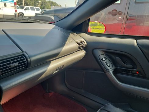 Used 1995 Chevrolet Camaro Z28 RWD image 20