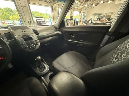 Used 2011 Kia Soul + w/ Audio Pkg FWD image 21
