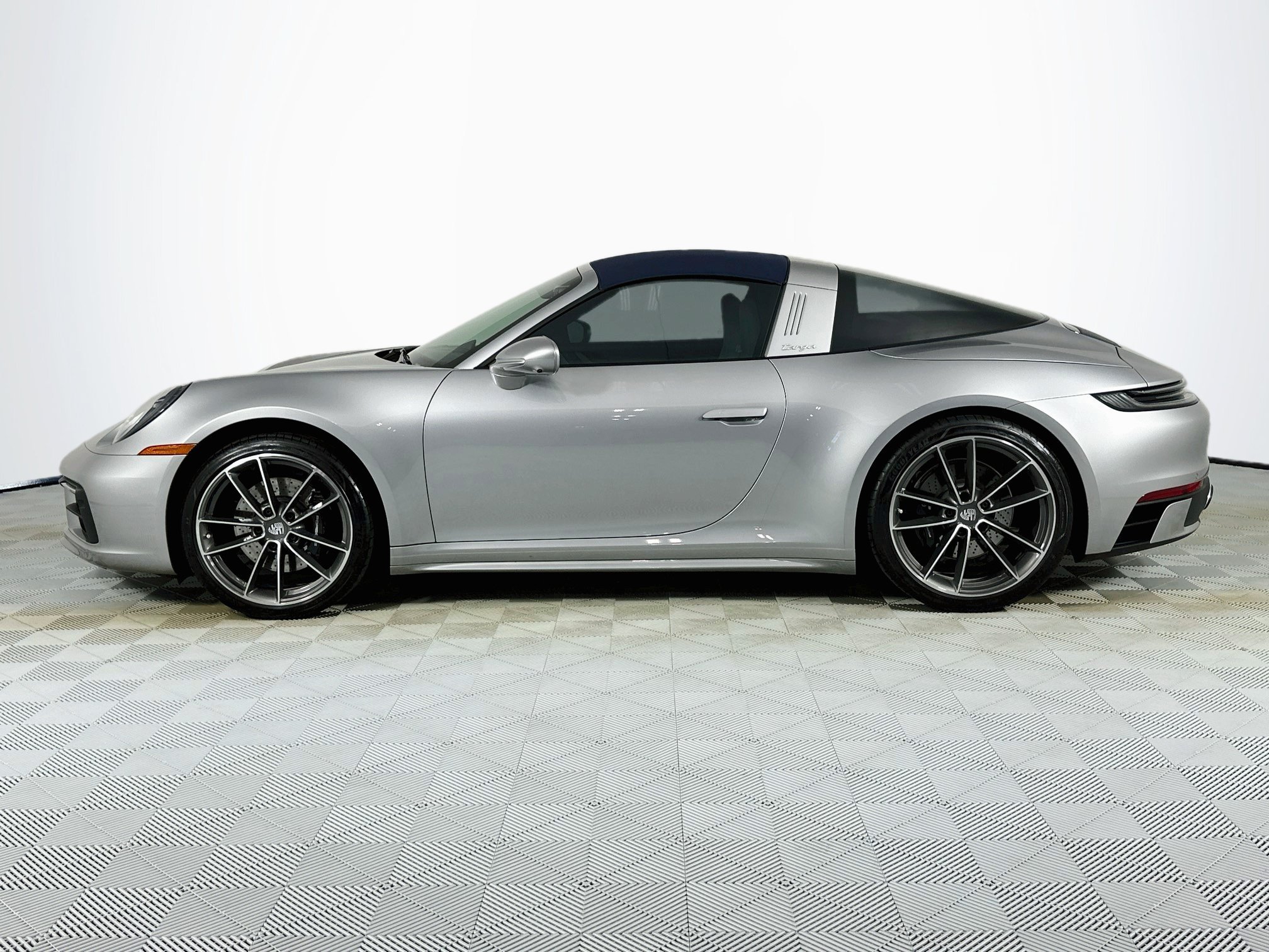 Used 2024 Porsche 911 Targa 4S AWD/4WD image 33