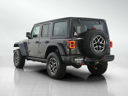 Used 2024 Jeep Wrangler Unlimited Rubicon w/ Convenience Group AWD/4WD image 3