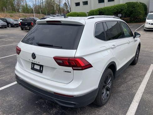 Used 2023 Volkswagen Tiguan SE w/ Panoramic Sunroof Package AWD/4WD image 5