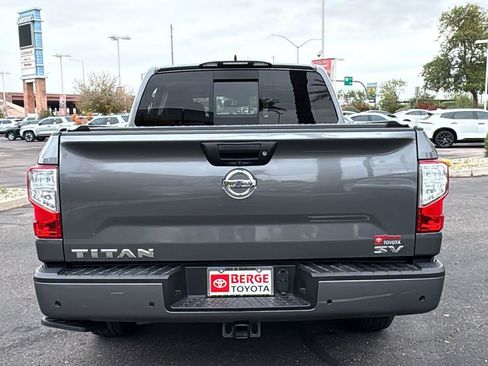 Used 2022 Nissan Titan SV w/ SV Convenience Package image 6